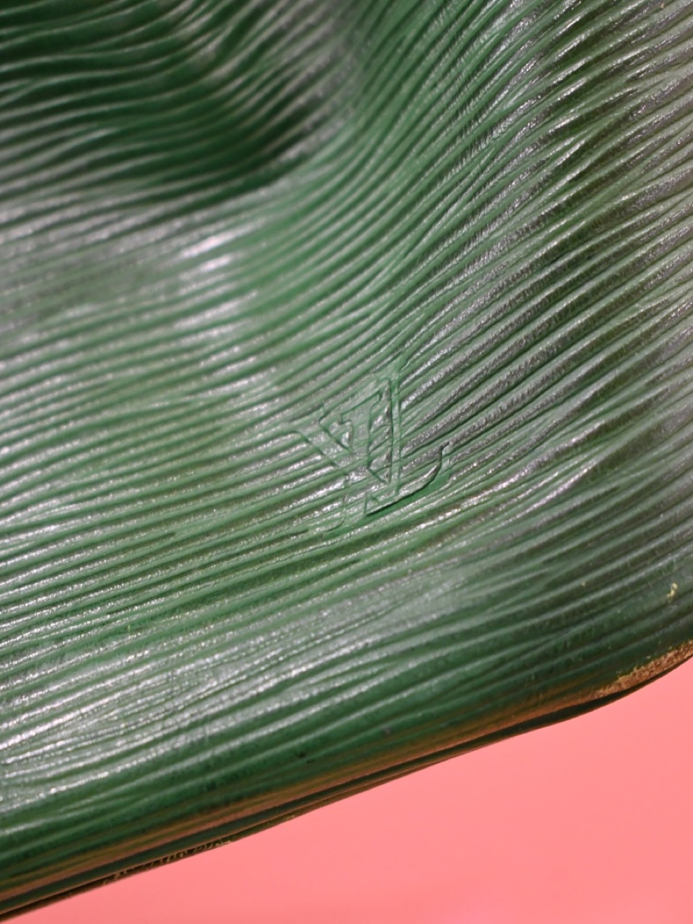 Louis Vuitton Green Epi Leather Drawstring Bucket Shoulder Bag - Picture 11 of 11